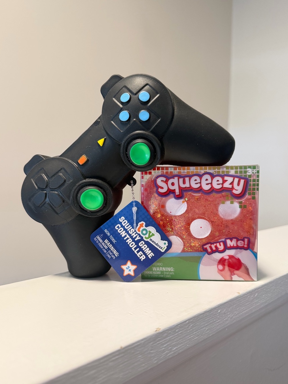 Squeezy Game Controller and Dice - (2 PC Set)